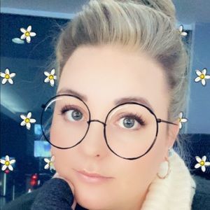 Meet your Posher, Deidra